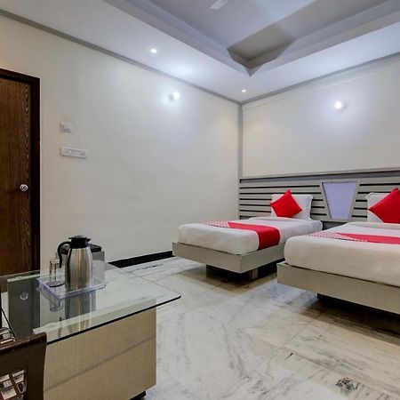 Oyo 1545 Hotel Shivani International Amhedabad Dış mekan fotoğraf