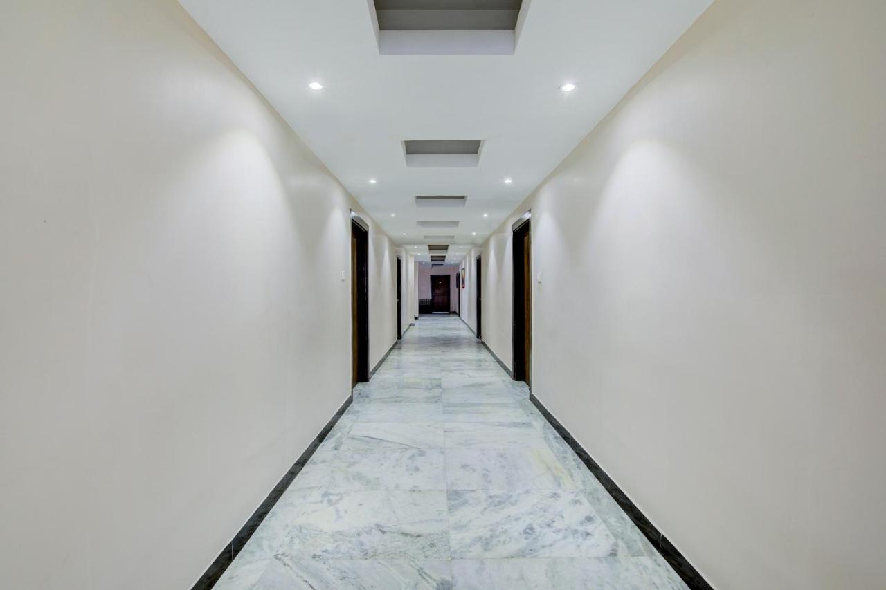 Oyo 1545 Hotel Shivani International Amhedabad Dış mekan fotoğraf