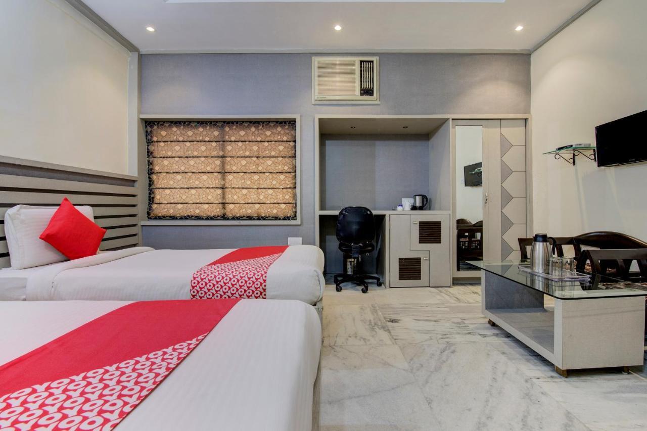 Oyo 1545 Hotel Shivani International Amhedabad Dış mekan fotoğraf