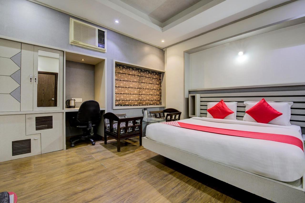 Oyo 1545 Hotel Shivani International Amhedabad Dış mekan fotoğraf