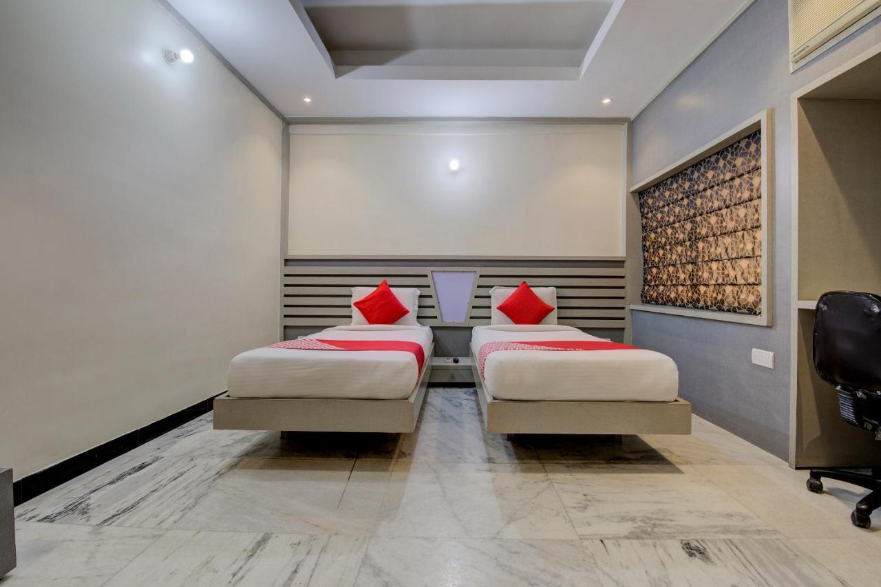 Oyo 1545 Hotel Shivani International Amhedabad Dış mekan fotoğraf