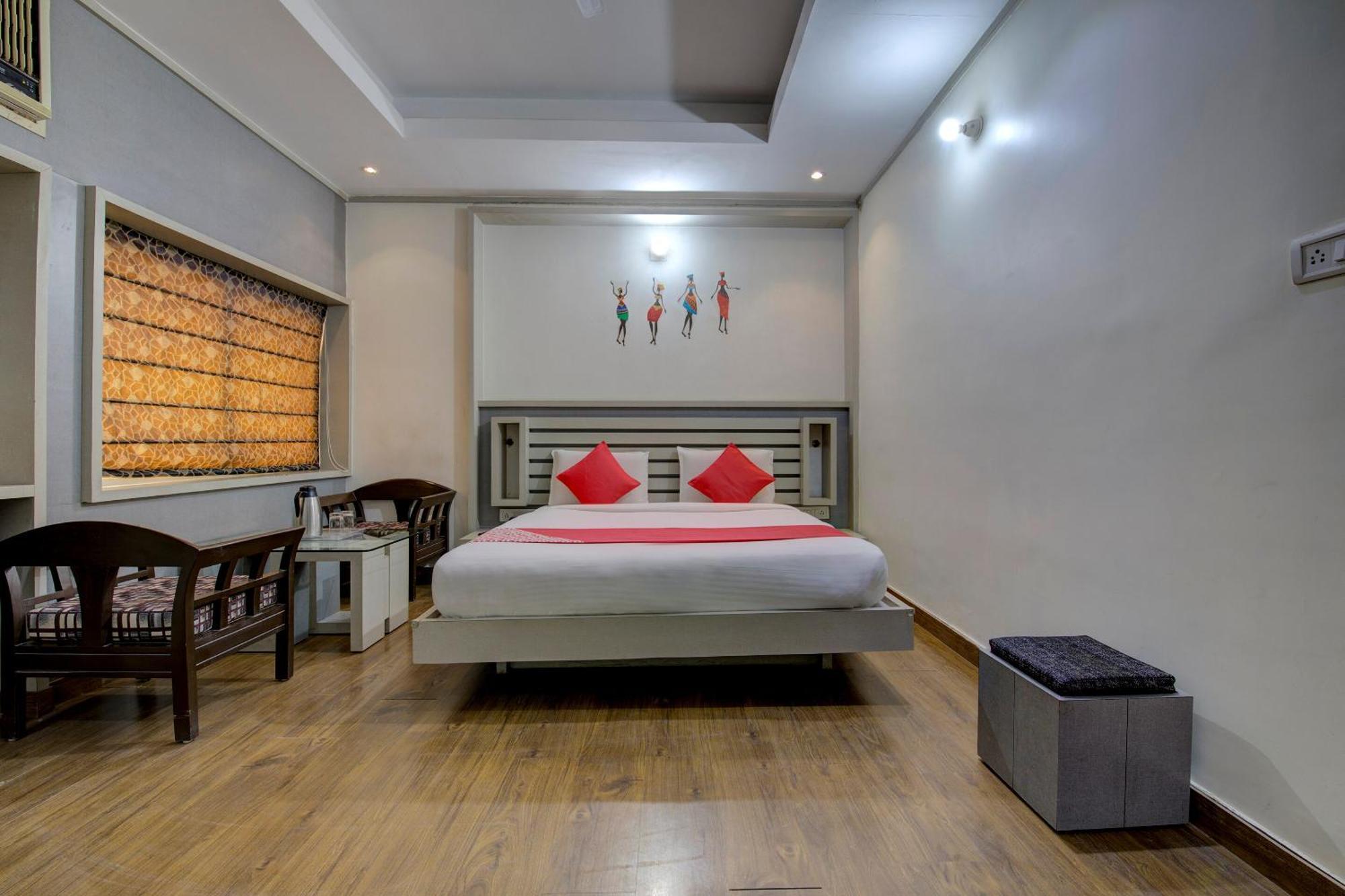 Oyo 1545 Hotel Shivani International Amhedabad Dış mekan fotoğraf