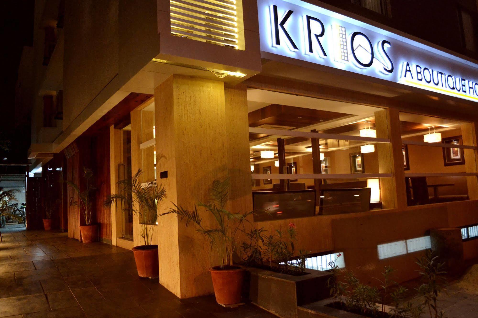 Oyo 1545 Hotel Shivani International Amhedabad Dış mekan fotoğraf
